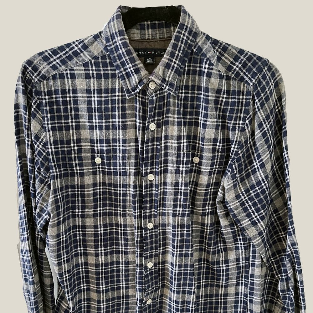 SALE XS TOMMY HILFIGER NAVY GREY PLAID FLANNEL WOVEN SHIRT